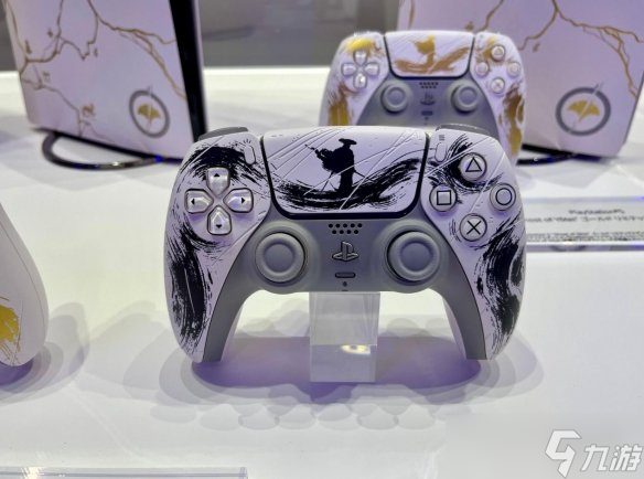 超帅划痕 《羊蹄山之魂》主题限定版PS5外壳和手柄
