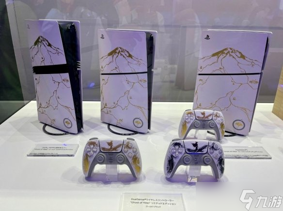 超帅划痕 《羊蹄山之魂》主题限定版PS5外壳和手柄