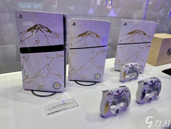 超帅划痕 《羊蹄山之魂》主题限定版PS5外壳和手柄